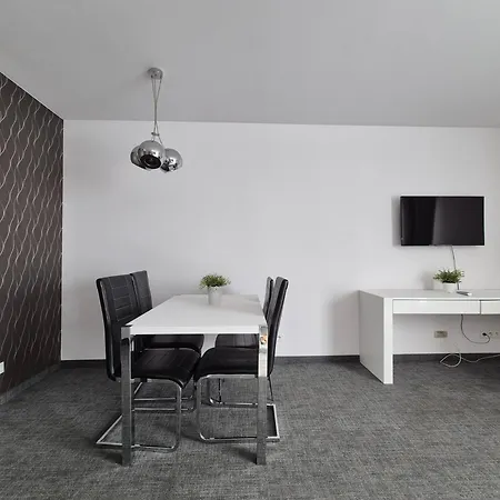 Krawiecka Trzy Zero Dwa Apartmán *